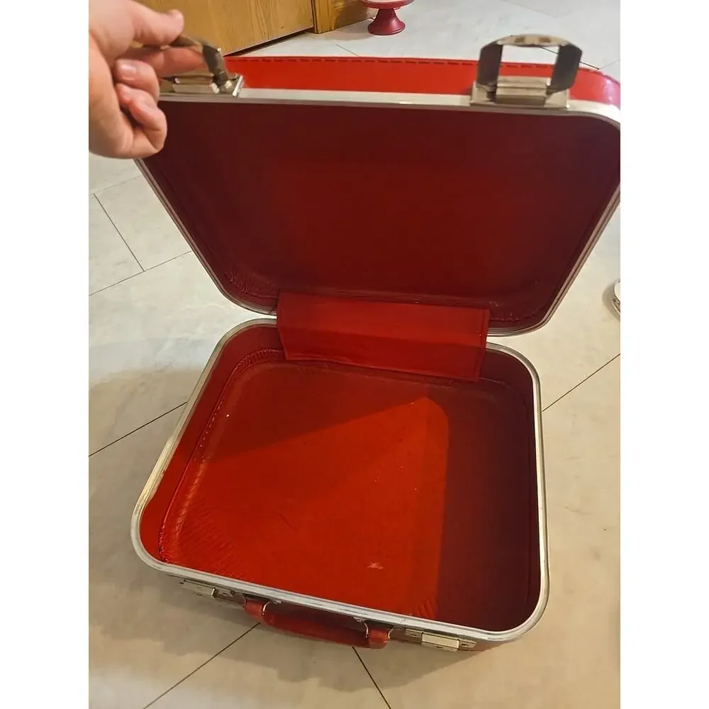 VTG Red Just‎ Visiting Love Grandma Hardshell Carry-On Weekend Travel Suitcase